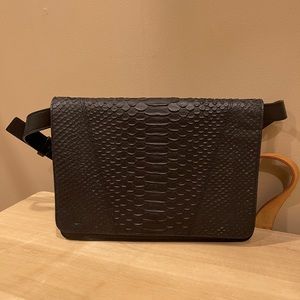 Vince leather bag